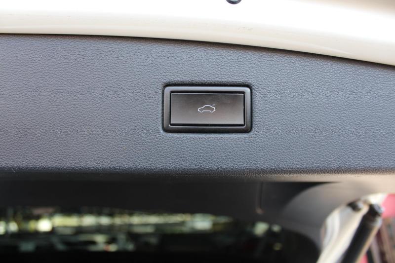 LmjxekiFNs_Crop800x600