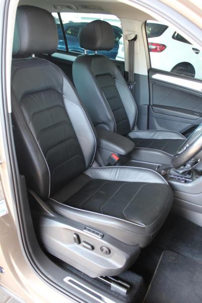 q8qzmsXdR3_Crop800x600