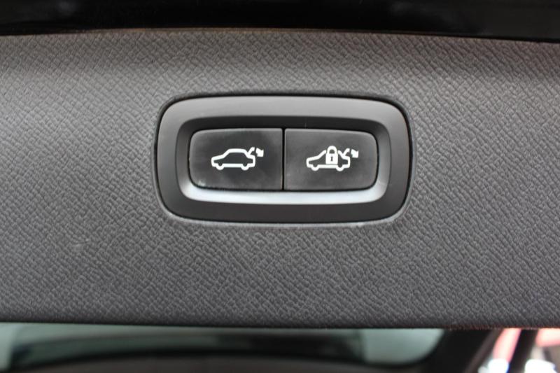 yrM531EkX5_Crop800x600