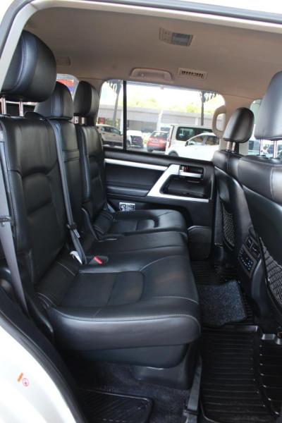 B7Utvi33LX_Crop800x600